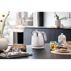 Електрочайник DeLonghi KBL 2001 W