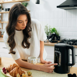 Електрочайник QUIN KTL-303